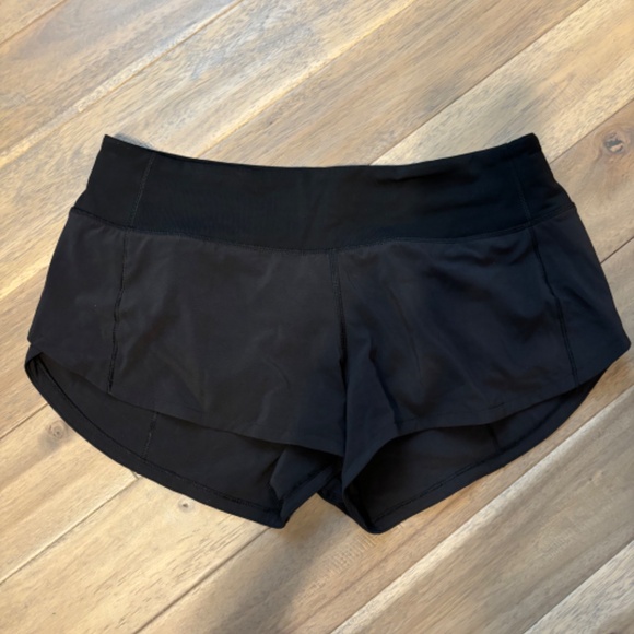 Lululemon Speed Up Shorts - Picture 5 of 5